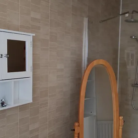 Padua House In The Centre Of And 2 Mins Walk To The Nyaraló Bundoran